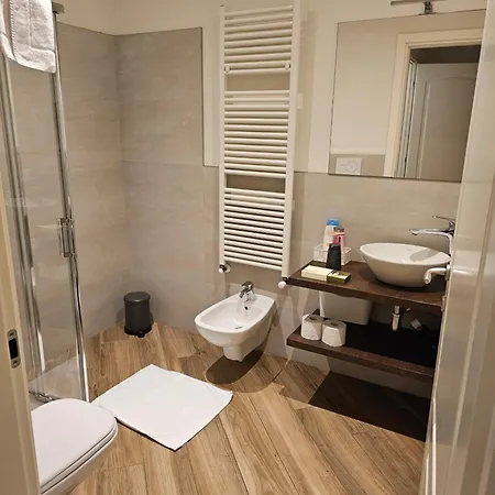 Romeo's Eye Guest house *